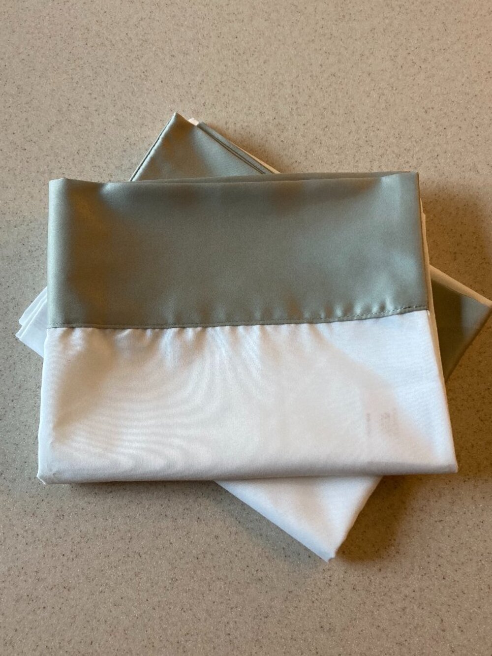 Pillow Case Set Twin NWOT White/Gray Home Classics